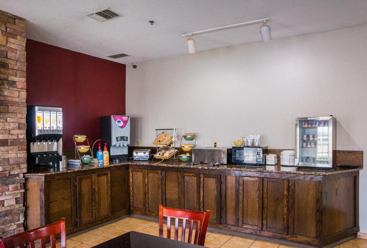 Red Roof Inn Dumas Екстериор снимка